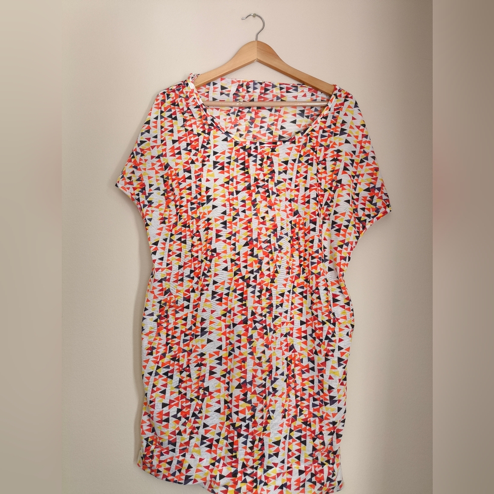Geometric triangle print dress
